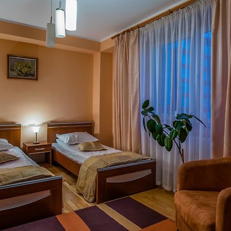Hotel Maria Rădăuţi المظهر الخارجي الصورة