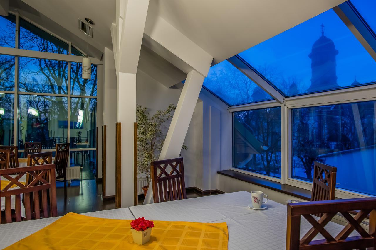 Hotel Maria Rădăuţi المظهر الخارجي الصورة