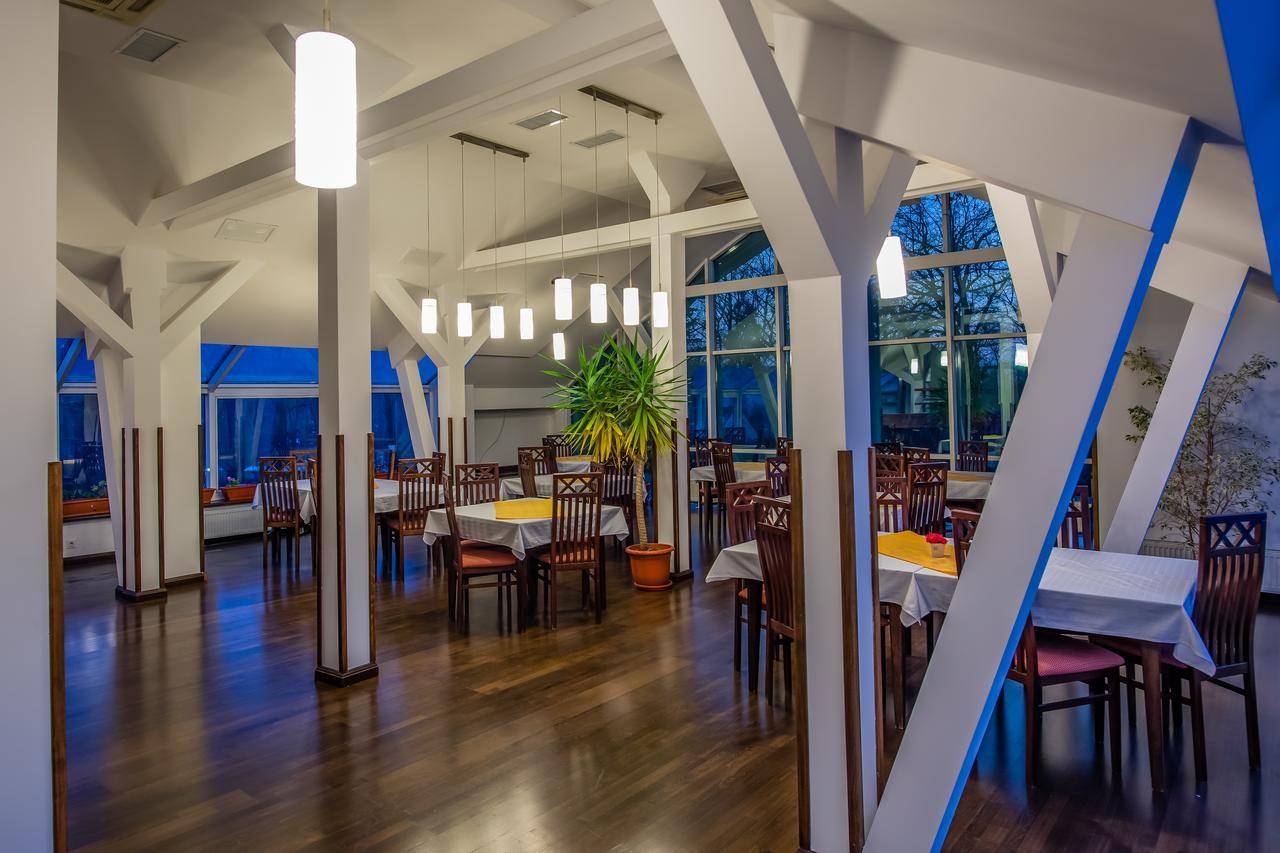 Hotel Maria Rădăuţi المظهر الخارجي الصورة